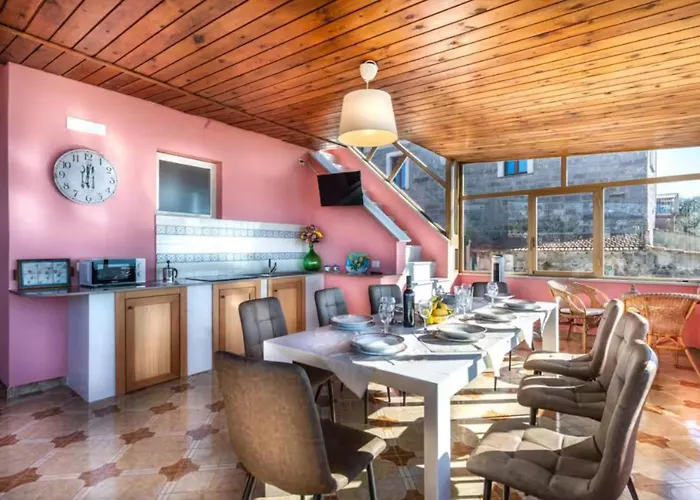 Casa Cacace بيت للعطل ماسّا لوبْرينسِ